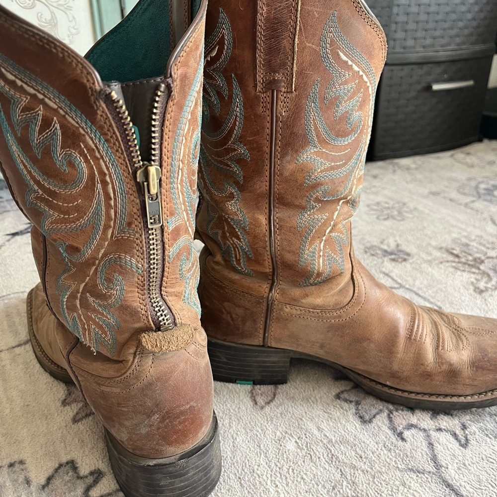 Ariat Cowgirl boots